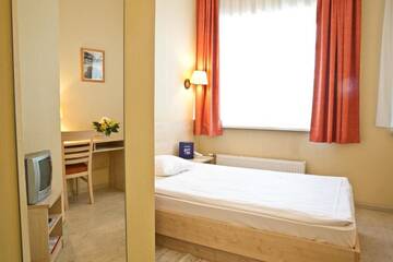 Фото номера Стандартный одноместный номер Отель Kolonna Hotel Rēzekne г. Резекне 5